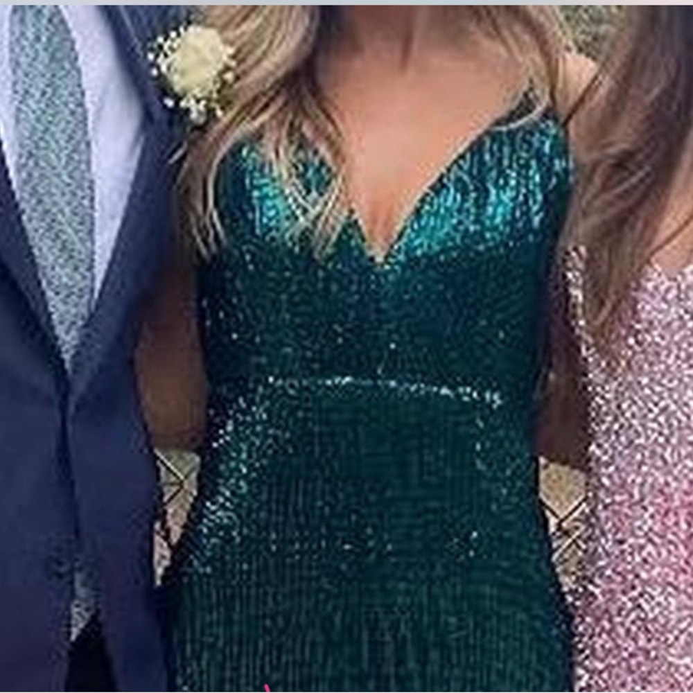 Emerald Sequin V-Neck Evening Dress